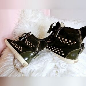 Suede Booties golden studded, zipper closure
